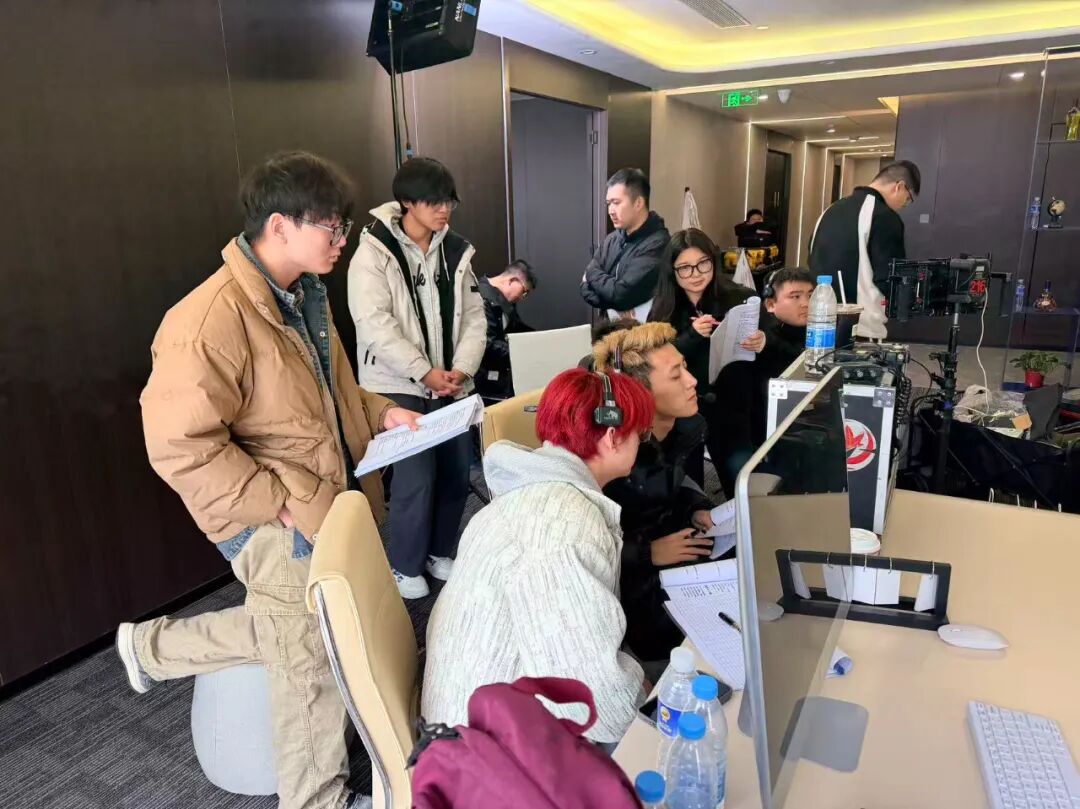 片场初体验 短剧《反派自救攻略》拍摄，让专业知识落地生根